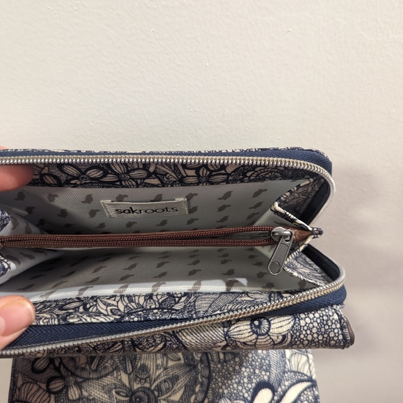 Sakroots Large Wallet - Picture 3 of 4